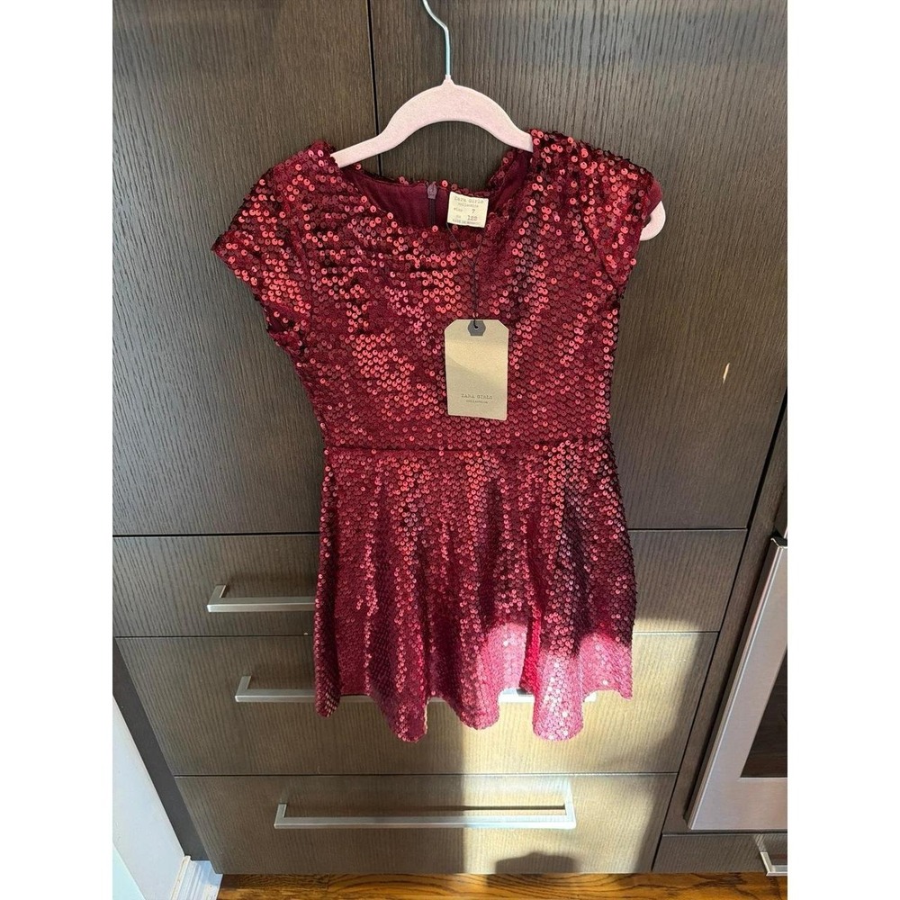 Zara girls' dress vibrant red sequin design and a classic skater cut 7 nwt